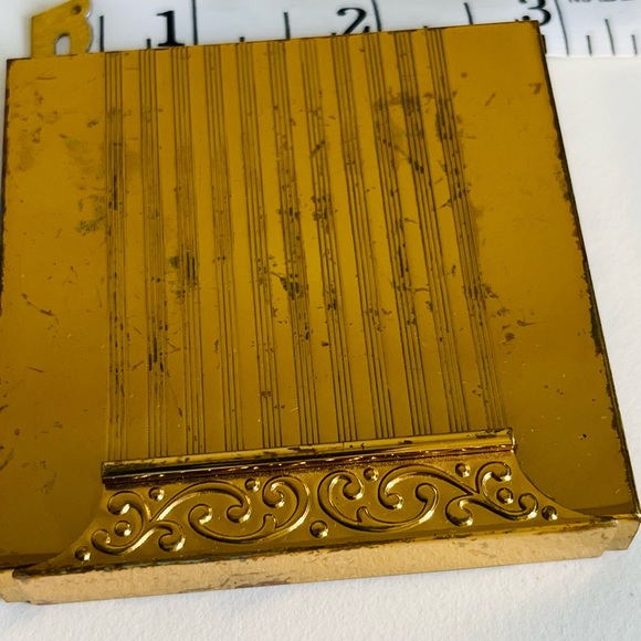 VINTAGE AVON COMPACT, LIPSTICK & PERFUME SET - Picture 2 of 12